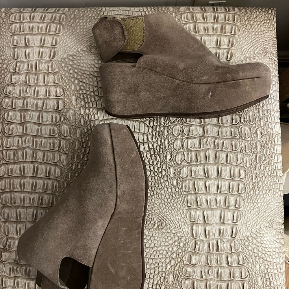 Women's Suede Wedge Shoes